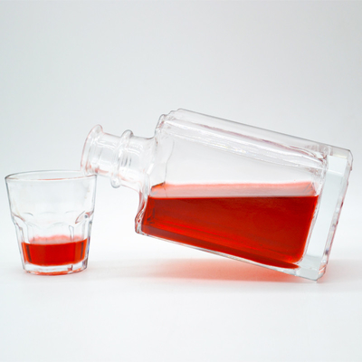 500ml 용량 크리스탈 화이트 재료 빈 유리 병 보드카 위스키 대량 와인
