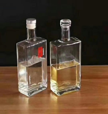 맞춤형 디자인 500ml 750ml 칸 유리 보드카 병