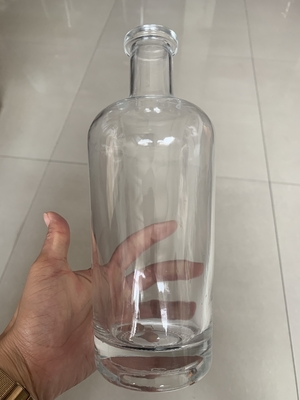 기본 재료 크리스탈 유리 500ml 700ml 빈 보드카 와인 병 코크