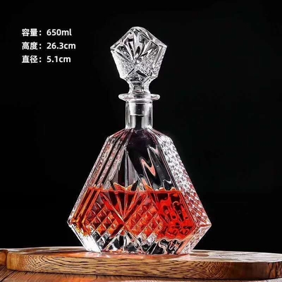 500ml/650ml/700ml/800ml 최고급 브랜디 보드카를 위한 크리스탈 화이트 글라스 와인 디칸터