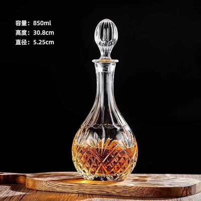 500ml/650ml/700ml/800ml 최고급 브랜디 보드카를 위한 크리스탈 화이트 글라스 와인 디칸터