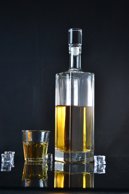 500ML 750ML 1000ML 맑은 진 럼 위스키 유리 술 병 코크 밀폐 유형