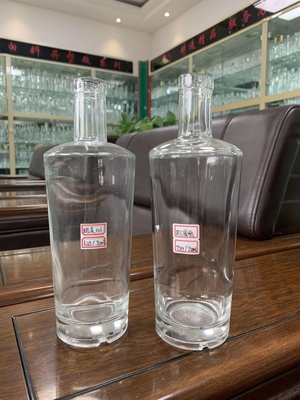 수퍼 플린트 글래스 주문 디자인 700ml 광장 술병 보드카 또는 올리브 오일