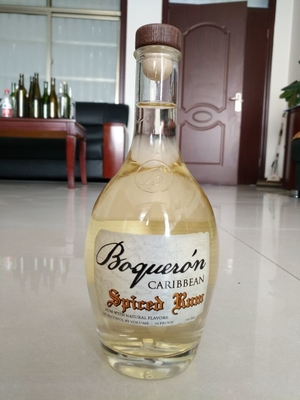 유리 위스키 병 750ml 용량 뚜?? 이 있는 유리 다른 심 공정 핫 스탬핑