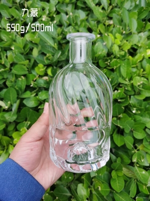 500ml 슈퍼 플린트 재료 와드카 위스키 진을 위한 맑은 흰색 유리 병