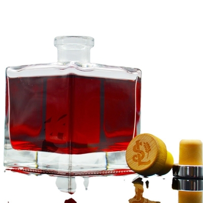 음료용 500ml 정사각형 유리 병 음주 브랜디 위스키 보드카 진 럼 디칼 라벨