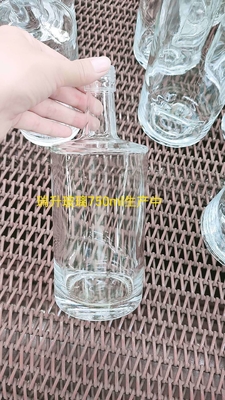 500ml 700ml 750ml 빈 술 와인 브랜디 유리 병과 유리 코크