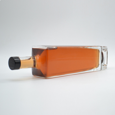 1000ml 용량으로 전기화 된 은 디칼을 가진 맞춤형 정사각형 빈 유리 병