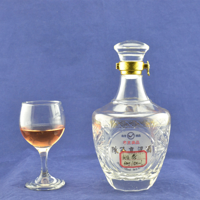 500ml 750ml 유리 보드카 위스키 병 슈퍼 플린트 유리 재료와 평평한 기본 디자인