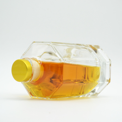 700ml XO/브랜디 슈퍼 플린트 유리 재료와 크라운 캡을 위한 독특한 모양의 유리 병