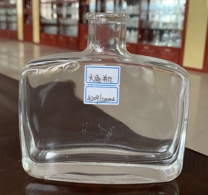 음주 판매를 위한 200ml 정사각형 유리 병 슈퍼 플린트 유리 재료 표면 취급