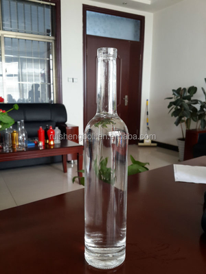 500ml 용량 700ml 용량의 유리 병 개인 레이블 스프레이 보드카 음주
