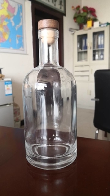 전기 접착 주문 디자인 녹화 된 유리 병 보드카 / 브랜디 / 위스키 500ml 700ml