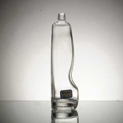 병 제조업체는 슈퍼 플린트 유리 소재로 750ml 위스키 유리 병을 제공합니다.
