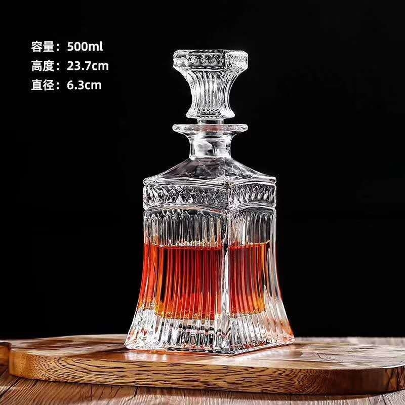500ml/650ml/700ml/800ml 최고급 브랜디 보드카를 위한 크리스탈 화이트 글라스 와인 디칸터