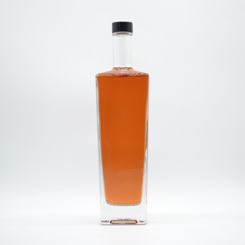 700ml 빈 매트 블랙 사각형 디자인 브랜디 알코올 보드카 진 병 무료 샘플