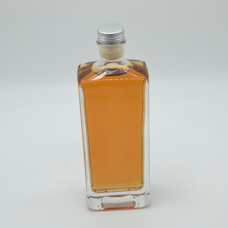 고 플린트 유리 재료 500ml 맑은 빈 흰색 보드카 유리 병 코크 750ml