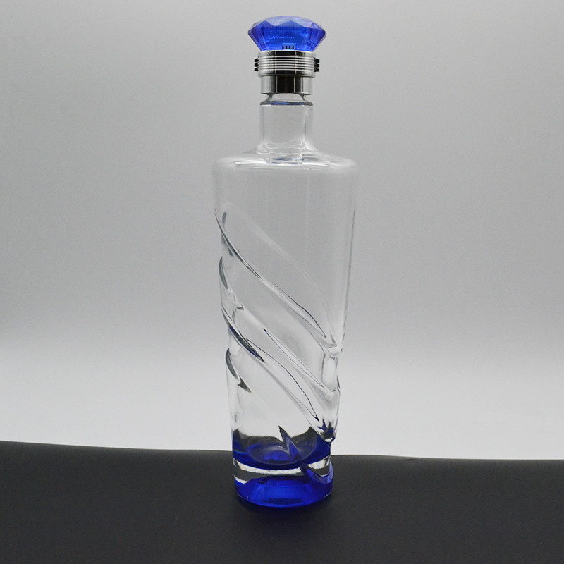 500ml 750ml 유리 보드카 위스키 병 슈퍼 플린트 유리 재료와 평평한 기본 디자인