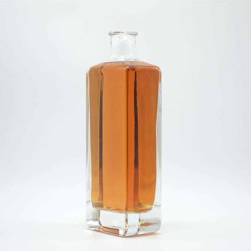 750ml 극히 흰색 재료 프랑스 정사각형 유리 병 진 위스키 열 스탬핑